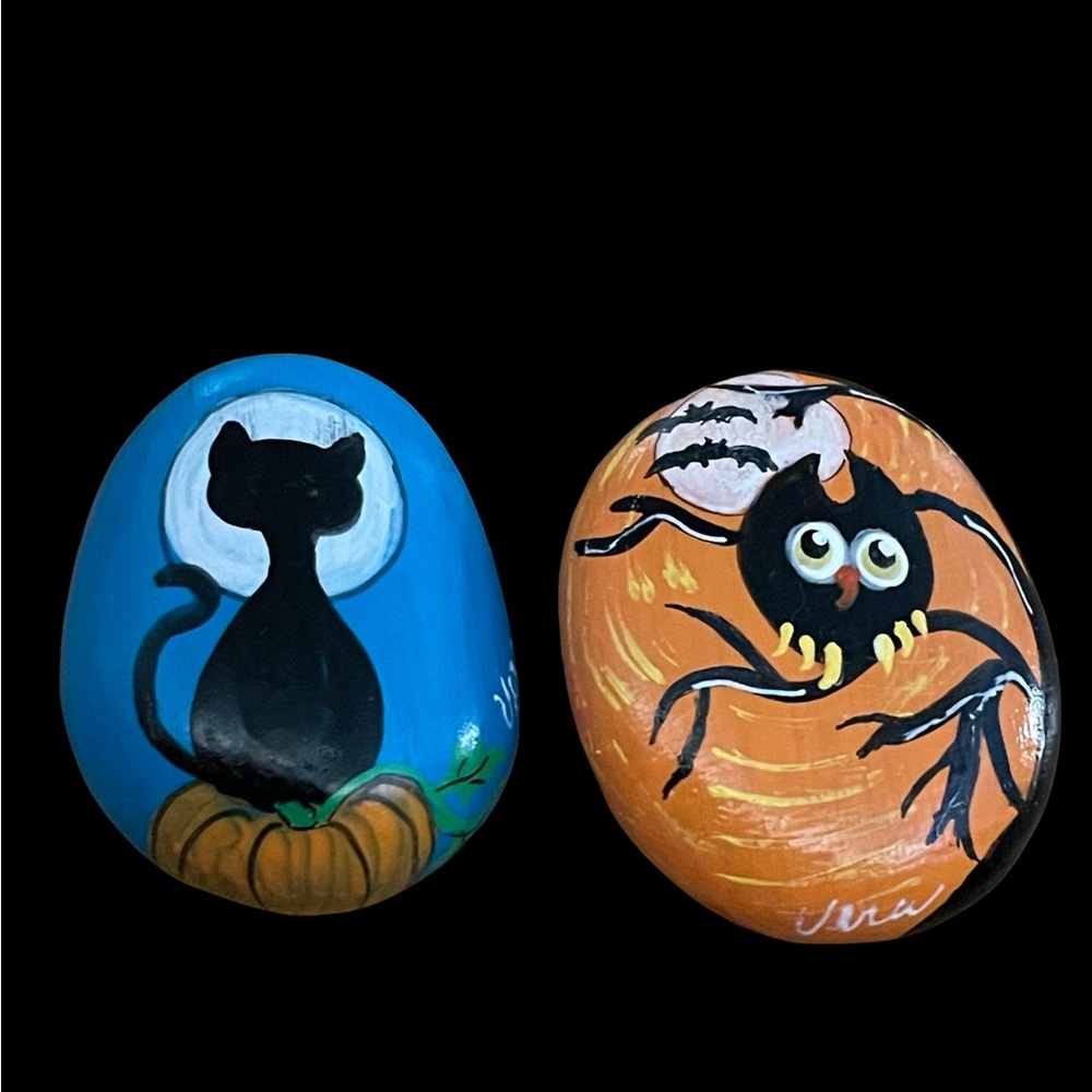 Hand crafted painted Halloween rocks black cat owl pumpkin bats moon set of two - Picture 9 of 13